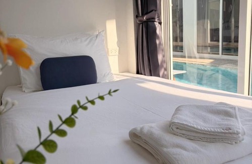 Chalong Hotel | A&J Holiday Villa