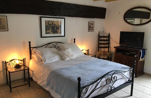Bouges-le-Chateau Bed & Breakfast | A L ÉPOQUE