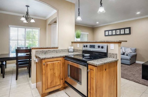 Bonneville House | A La Mode Stunning 4 bedroom Orem Home