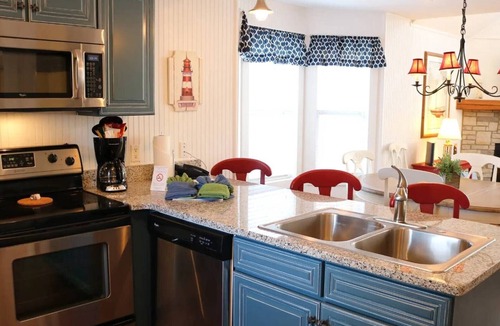 Branson Resort | A Lakeside Retreat with Storybook Charm and Family Fun- 2 Bedroom Cottage