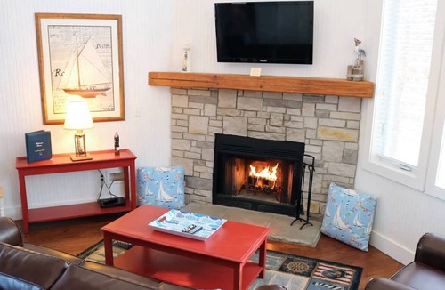 Branson Resort | A Lakeside Retreat with Storybook Charm and Family Fun- 2 Bedroom Cottage