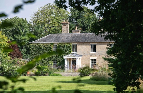 Great Hockham Cottage | A large group retreat that sleeps 15 guests in 8 bedrooms