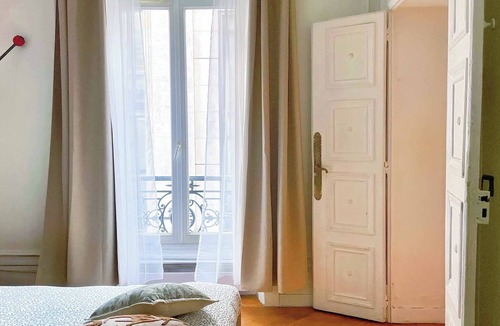 Chaussee-d'Antin Apartment | A large Haussmann-style 3p next to Galeries Lafayette.