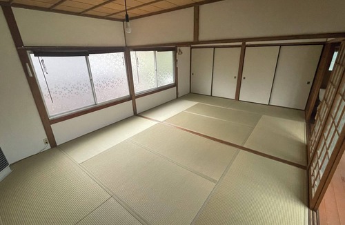 Yamaguchi House | A large kitchen and room for children to play, this house is recommended for families.