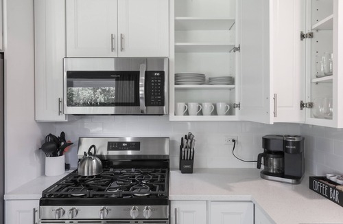 Arlington Heights House | A List Heights: 3BR/2BT - Spacious modern home!