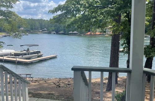 Dadeville Condo | A Little Peace of Lake Martin by 360 Destinations