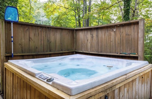 Mentone Cabin | A Little River Romance | Private Dock + Hot Tub
