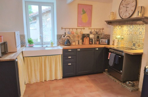 Esse Cottage | A lovely, hidden gem close to the beautiful town of Confolens.