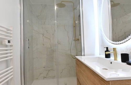 Sens Apartment | A loving interlude