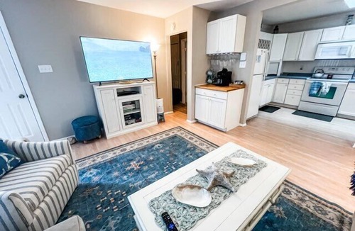 Village Green Cottage | a lovingly curated 2 bedroom, 1 bath coastal cottage