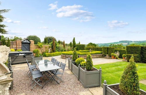 Halfway House House | A luxurious and beautifully restored Victorian Rectory nestled in the heart of Shropshire’s stunning countryside. Perfect for family gatherings, celebrations, or a peaceful retreat, this elegant estate sleeps up to 14+5 guests.