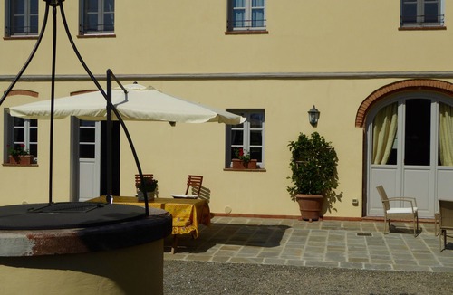 Altopascio House | A LUXURIOUS TUSCAN STYLE VILLA WITH A WONDERFUL PRIVATE SWIMMINGPOOL