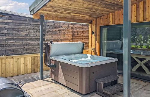 Chirk Bank Ski Chalet | A magnificent bespoke lodge perfect for a family escape.