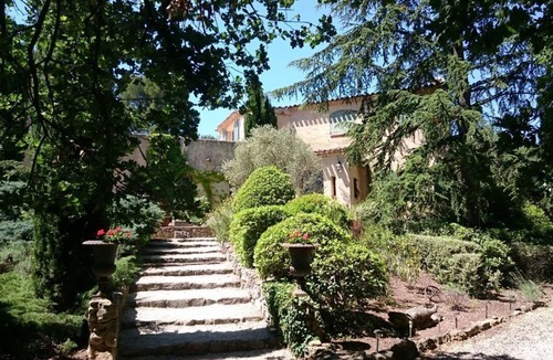 Grand Sud Villa | A Magnificent Provençal Villa with Fibre Optic Internet set in private gardens