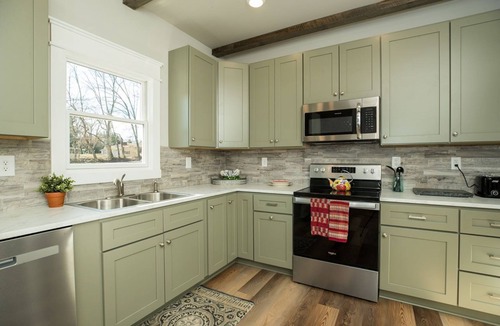 Shenandoah Cabin | A majestic, water's edge retreat on the banks of the Shenandoah River