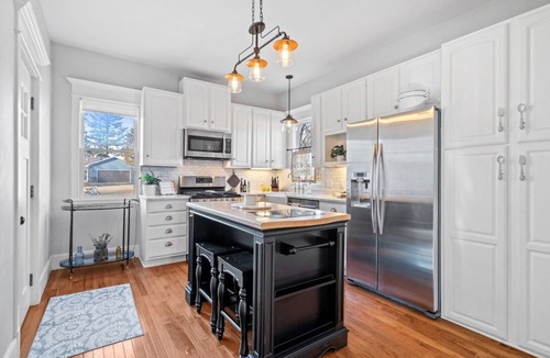 Watertown House | A meticulously restored farm house with a blend of vintage charm & modern luxury