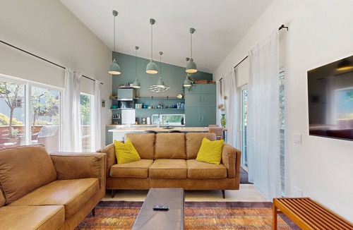 Bainbridge Island House | A Modern Island Retreat: Designed for productivity, relaxation, & extended stays