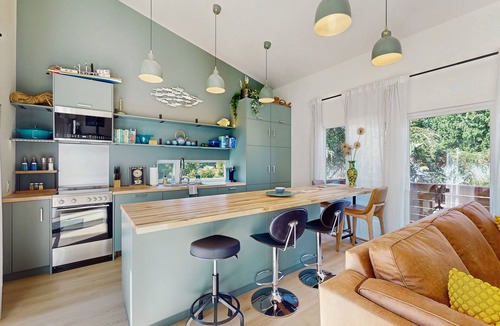 Bainbridge Island House | A Modern Island Retreat: Designed for productivity, relaxation, & extended stays