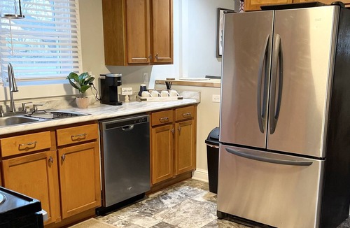 Boger City House | A Modern LincolntonCottage featuring 2 Queen bedrooms & 1.5 Bathrooms