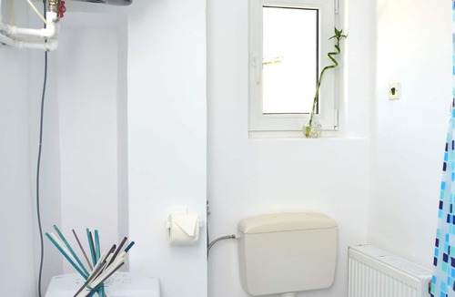 Bucharest City-Centre Apartment | A modern studio, overlooking the Old Town, in walking distance to shops, restaur