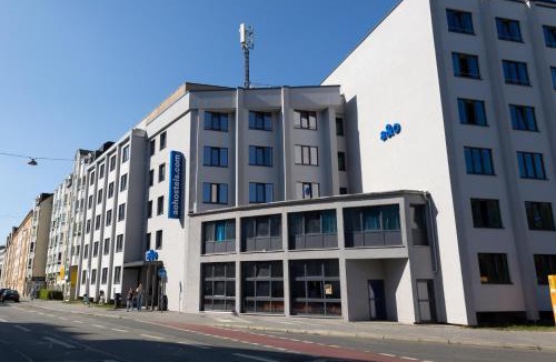 St. Vinzenz Hotel | a&o München Hackerbrücke