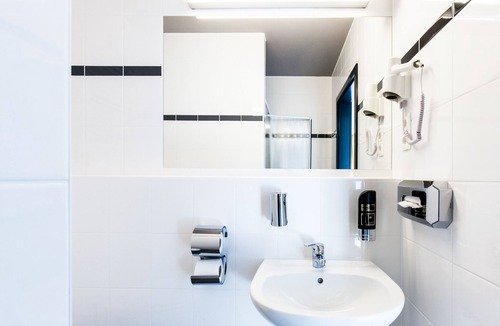 Strasnice Hotel | a&o Prague Rhea