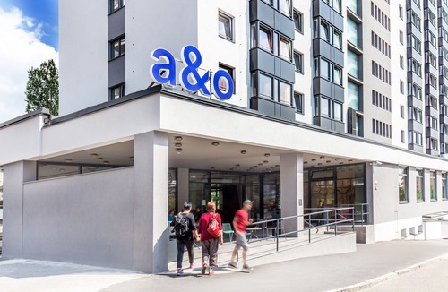 Strasnice Hotel | A&O Prague Rhea