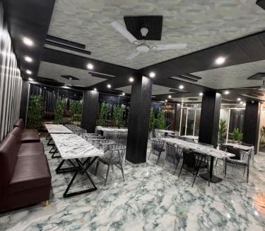 Bilaspur Hotel | A One Residency