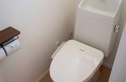 Numata House | A onestory 2LDK with a full kitchen perfect for f /Numata Gunma