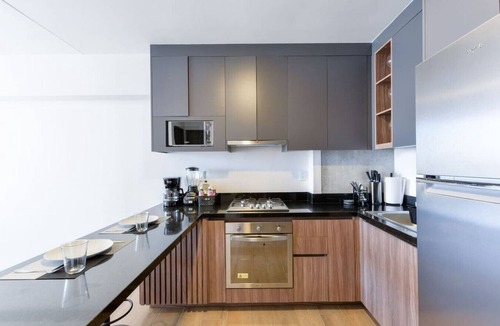 Monterrey Apartment | ¡A pasos de Fundidora! Pool, Gym & Parking 6ppl