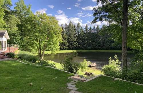Holmes House | A Peaceful Bucolic Retreat by the Water at the Gateway of Hudson Valley