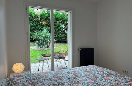 Briscous Apartment | A peaceful spot surrounded by nature near the ocean, with a view of the Pyrenees! Perfect for 8 people!