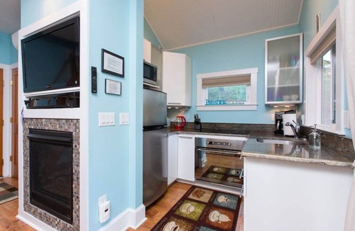 Front Royal Cabin | A Perfect Romantic Escape! Enjoy relaxing with private pond/waterfall/hot tub.