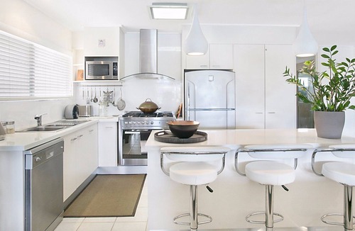 Broadbeach Waters Villa | A PERFECT STAY - La Casetta