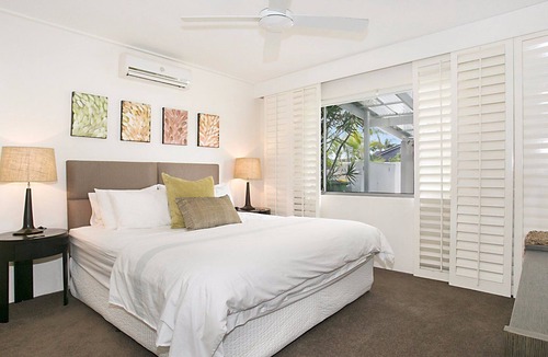 Broadbeach Waters Villa | A PERFECT STAY - La Casetta