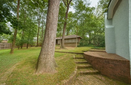Ellendale House | A perfectly well balanced blend of City Amenities and Quiet Retreat