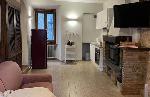 Montecchio Apartment | A Pink Primrose in the hamlet