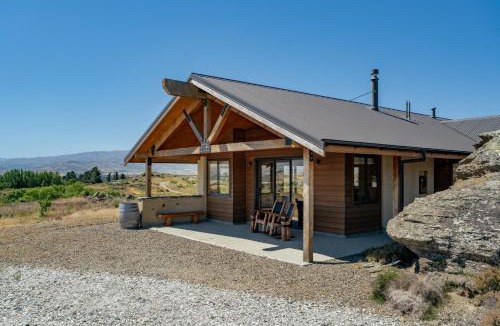 Matakanui House | A Place in Thyme - Alexandra Holiday Home