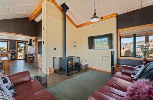 Matakanui House | A Place in Thyme - Alexandra Holiday Home