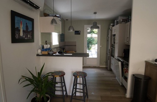 Aix-en-Provence Villa | A pleasant, air-conditioned villa with a pool near downtown Aix-en-Provence