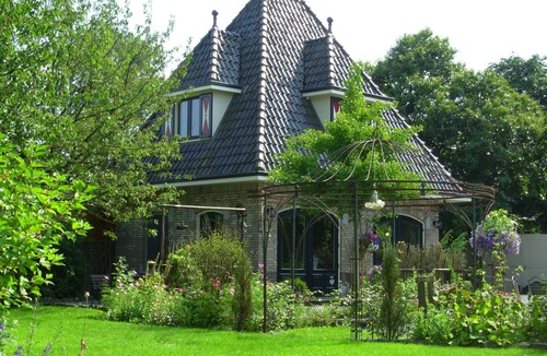 Kelpen-Oler House | A Pleasant Stay at " Logies Taverne." nearby Roermond, Thorn/Pool & Garden