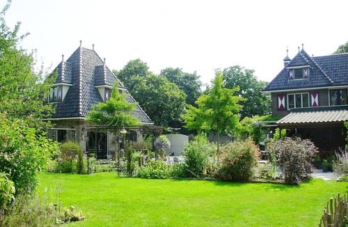 Kelpen-Oler House | A Pleasant Stay at " Logies Taverne." nearby Roermond, Thorn/Pool & Garden