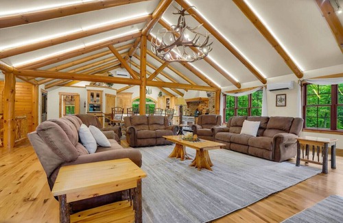 Elliottsburg Cabin | A private and adventure-filled escape perfect for families, friend groups, and nature lovers alike, nestled in the beautiful hills of Perry County, PA.
