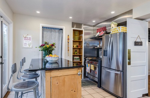 Petaluma House | A private, comfy 3bd-2ba historic home in the heart of downtown Petaluma!