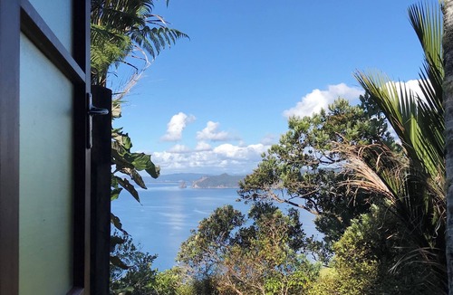 Tuateawa Cabin | A private, funky cabin surrounded by natures beauty with the best views in town.
