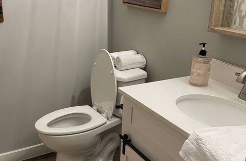 Harrison Apartment | A Private Guest Suite To Enjoy and Relax In