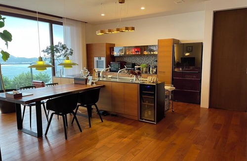 Bouvet Island House | A private house with the best sea view in Nachikatsuura Town.