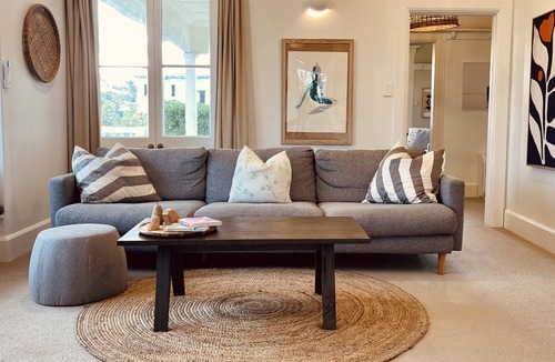Bluff Hill House | A private, quiet home centrally located on Napier's Bluff Hill
