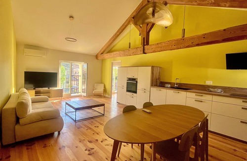 Sainte-Cecile-les-Vignes Apartment | A Provencal Sanctuary