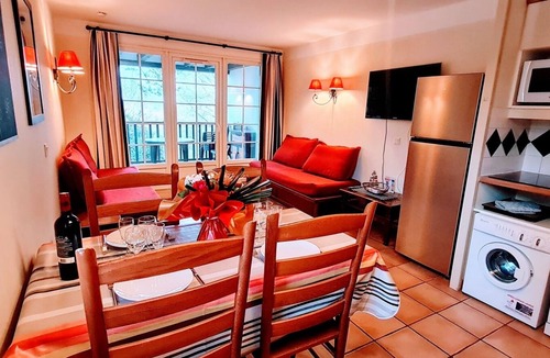 Ciboure Apartment | A Quelques pas de St Jean de Luz, Appartement 2 Pièces 5 Personnes Avec Piscine